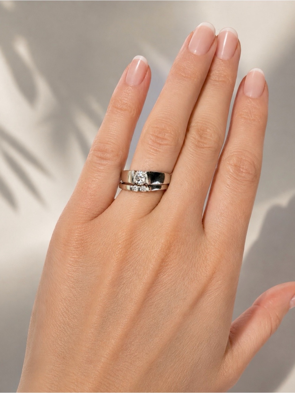 Diamond & gold engagement ring and wedding band set